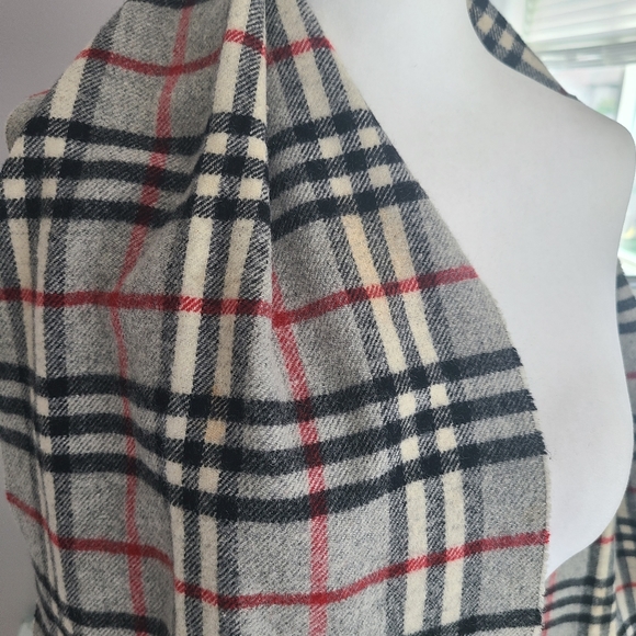 Burberry Lambswool Plaid Scarf - Picture 4 of 7